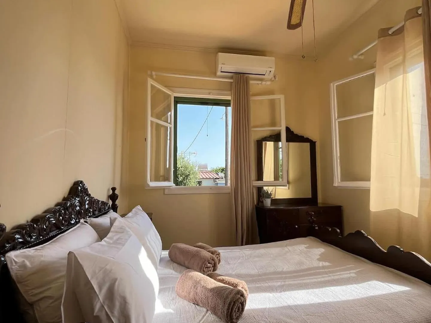 Αύρα Villa Lixouri Holiday home